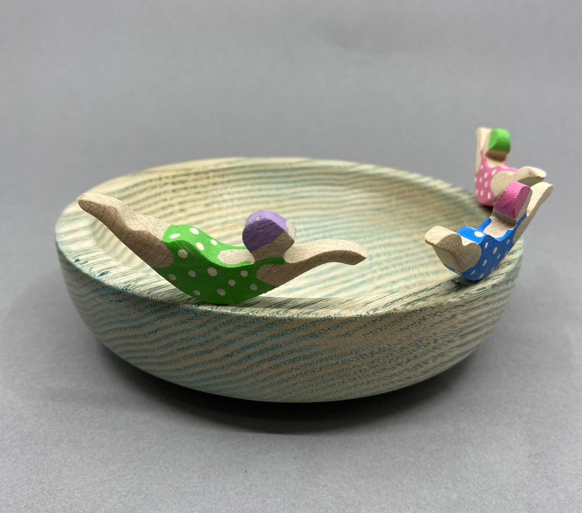 Handcrafted oak bowl by Phil Jackson.