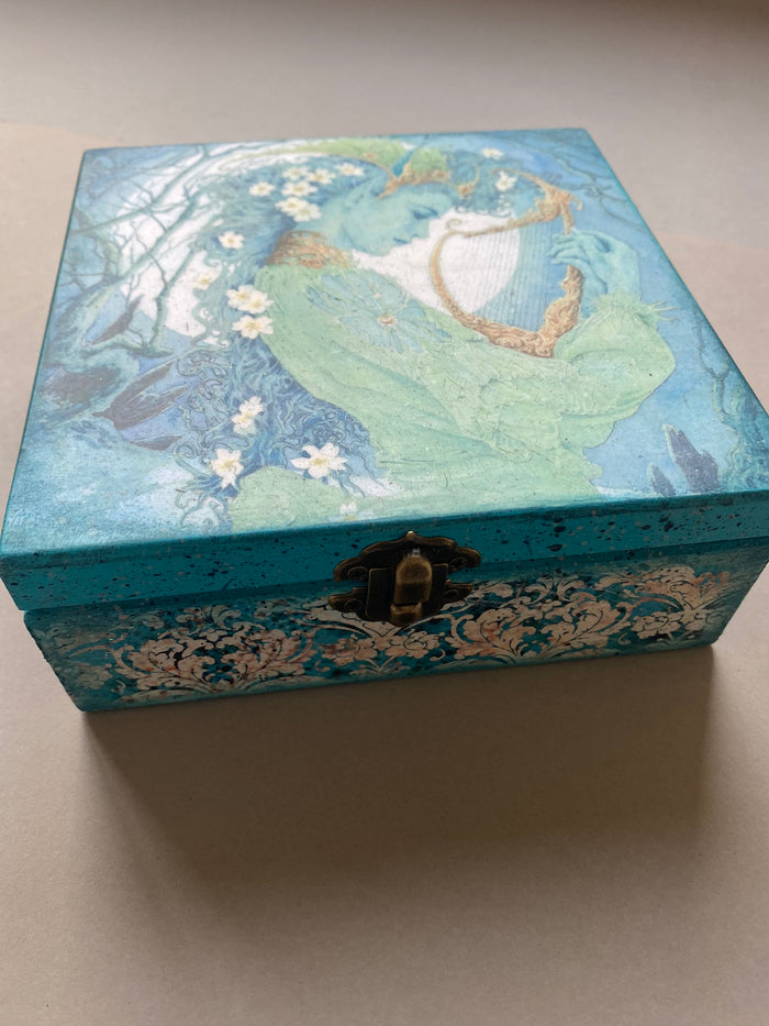 Square Jewellery / Trinket Box by Monika Maksym featuring Artwork by Ed Org (MM76)