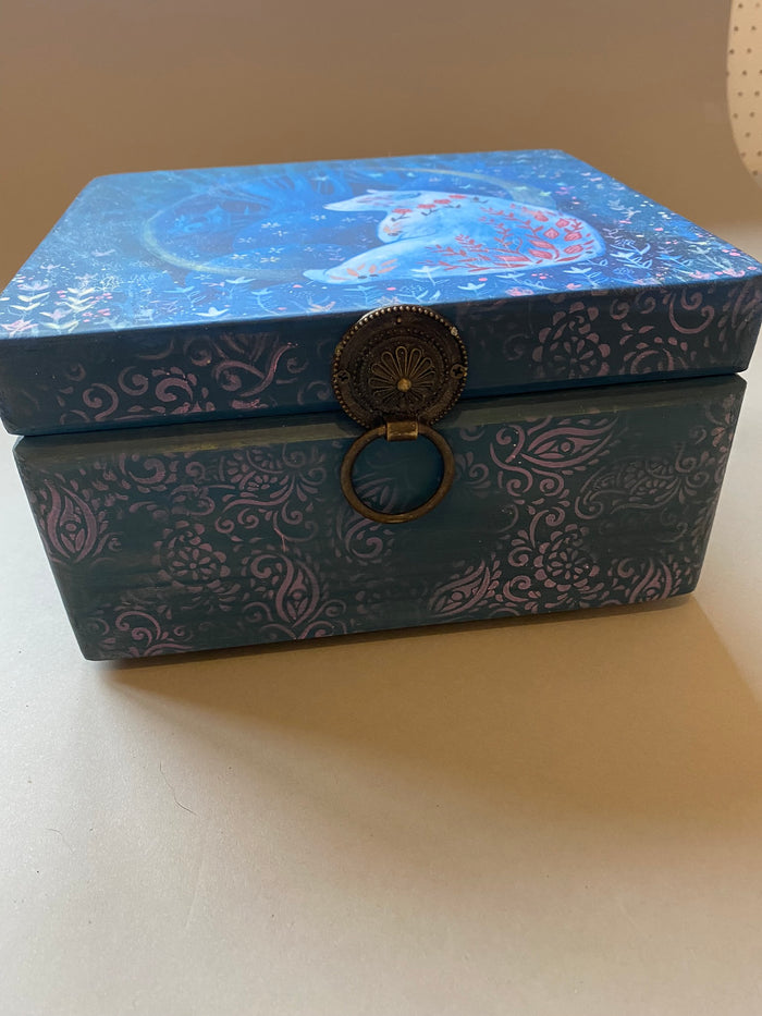 Square Jewellery / Trinket Box by Monika Maksym featuring Artwork by Kae Winter (MM86)