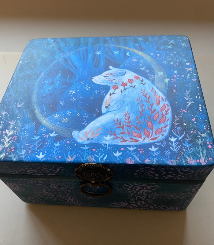 Square Jewellery / Trinket Box by Monika Maksym featuring Artwork by Kae Winter (MM86)
