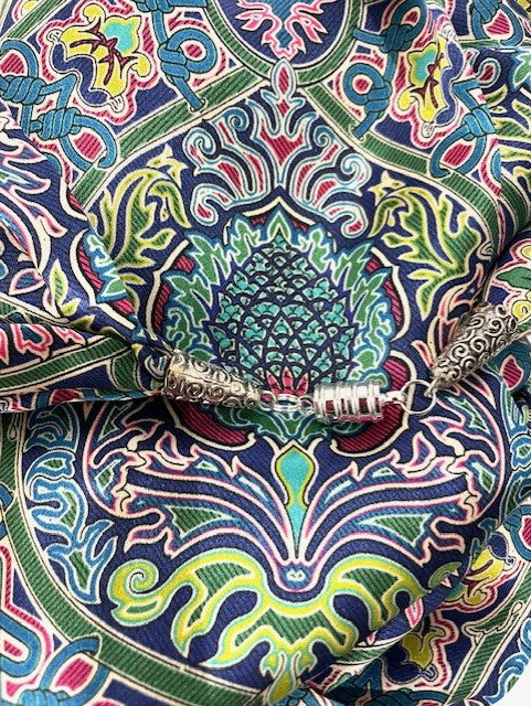 Silk Scarf y Ladycrow