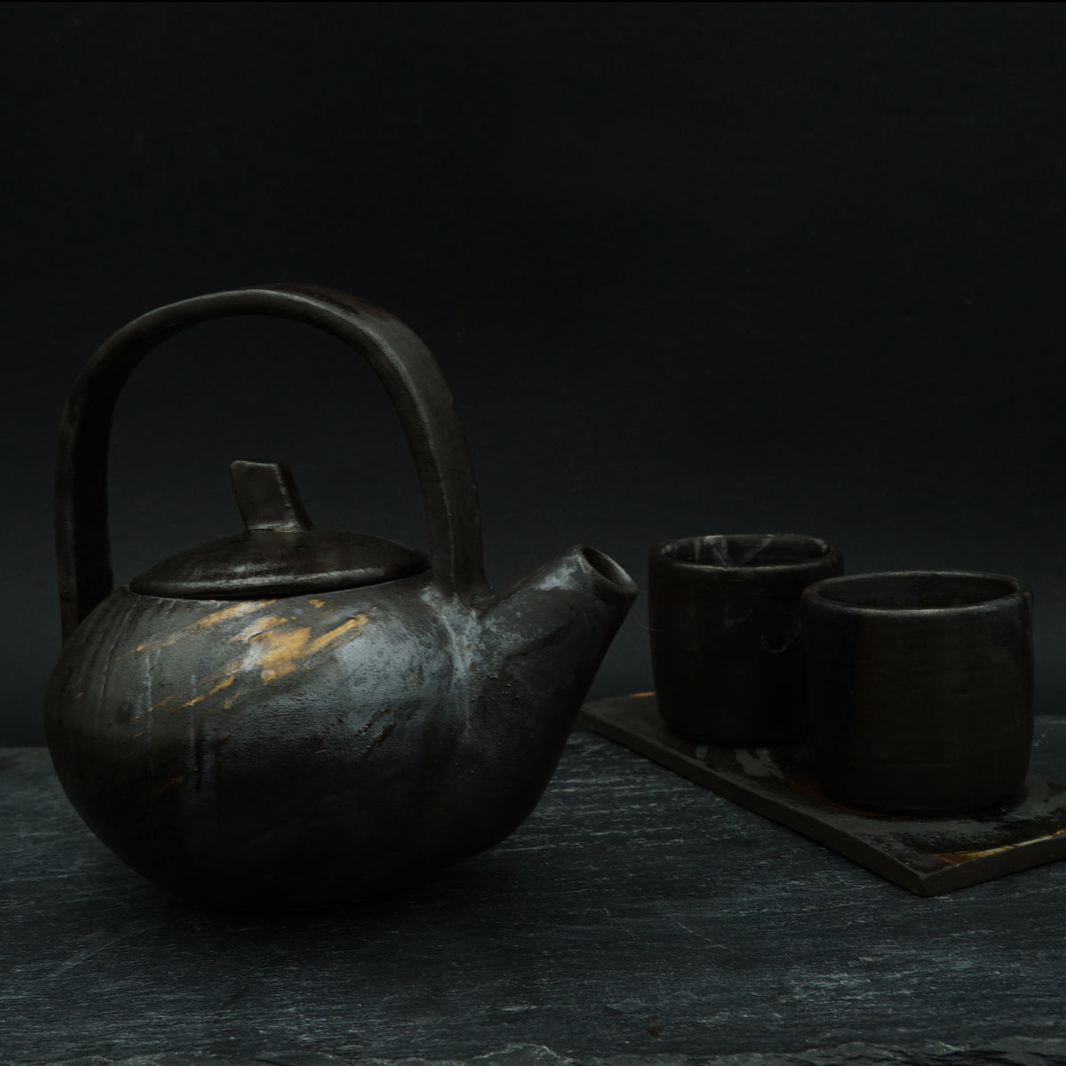 Teapot, 2 Yunomi cups & Tray by Emma Przygrodzka