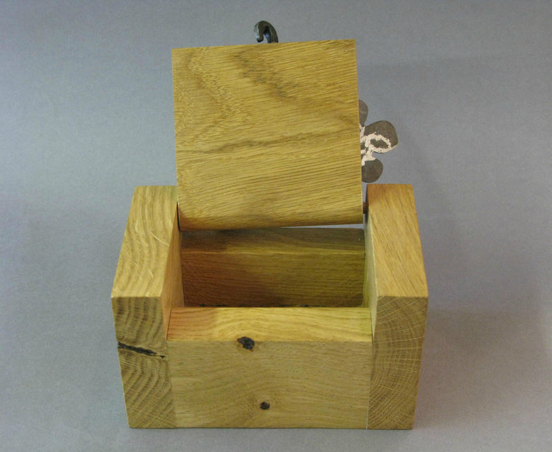 Oakleaf Mini Box, Maxine Hunt