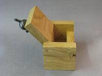 Oakleaf Mini Box, Maxine Hunt