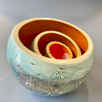 Large slip trail nest bowl by Sarah Moss