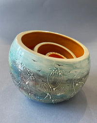 Large slip trail nest bowl by Sarah Moss