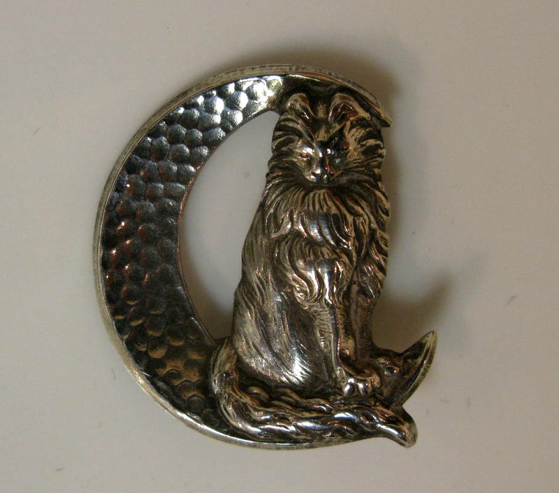 Cat on Moon Brooch by Jess Lelong