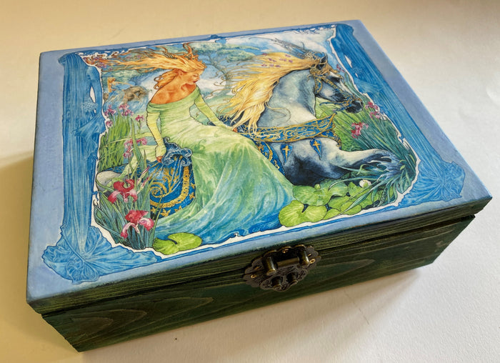 Wooden Jewellery / Tea Box by Monika Maksym featuring Ed Org Artwork