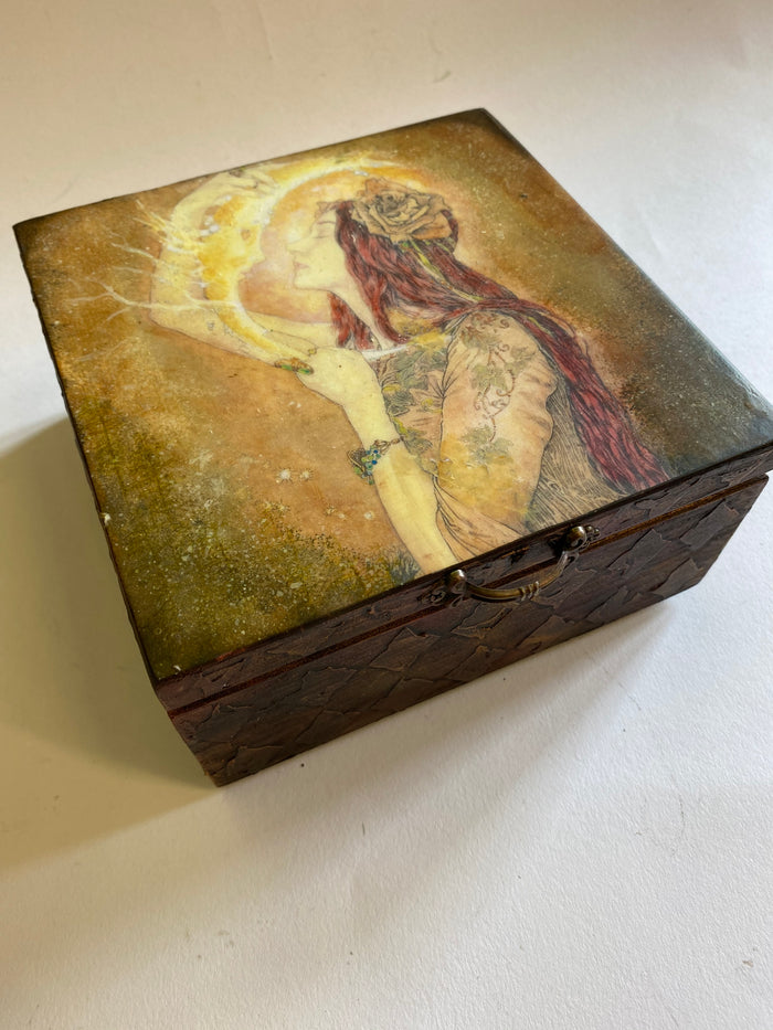 Wooden Jewellery / Tea Box by Monika Maksym featuring Ed Org Artwork