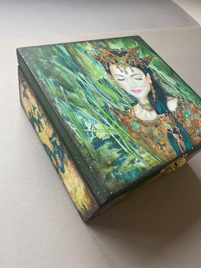 4 Compartment Tea / Jewellery / Trinket Box by Monika Maksym featuring Artwork by Ed Org (MM64)