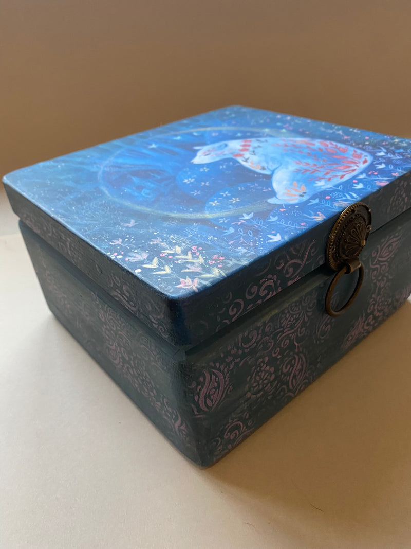 Square Jewellery / Trinket Box by Monika Maksym featuring Artwork by Kae Winter (MM86)