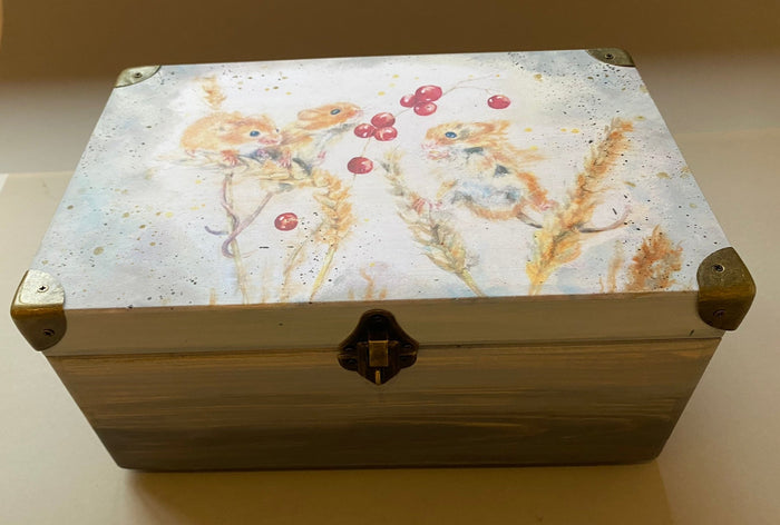 Trinket Chest by Monika Maksym featuring Artwork by Sally Leggatt (MM91)