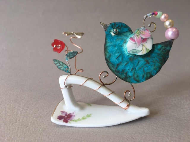 Small Birdie on Cup Handle by Linda Lovatt