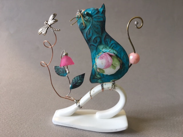 Small Cat on Cup Handle by Linda Lovatt
