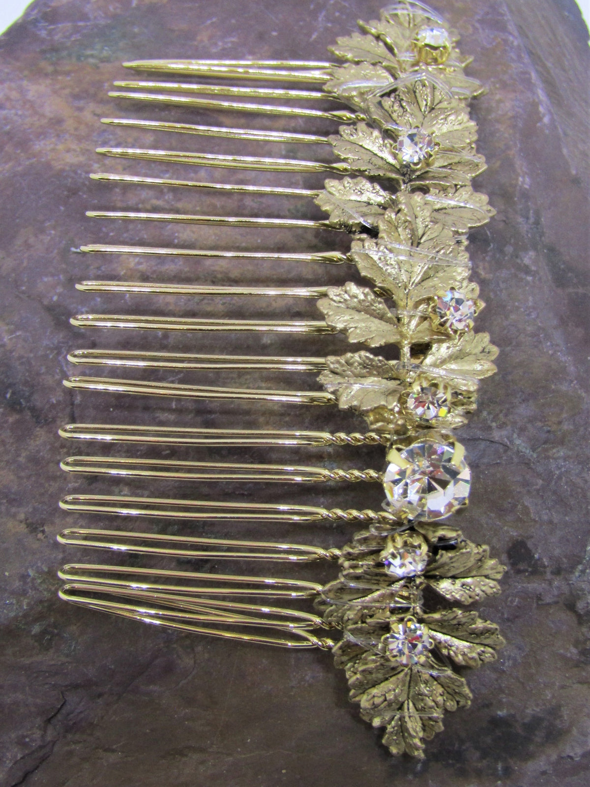 Hair comb by Jieun