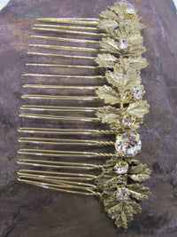 Hair comb by Jieun