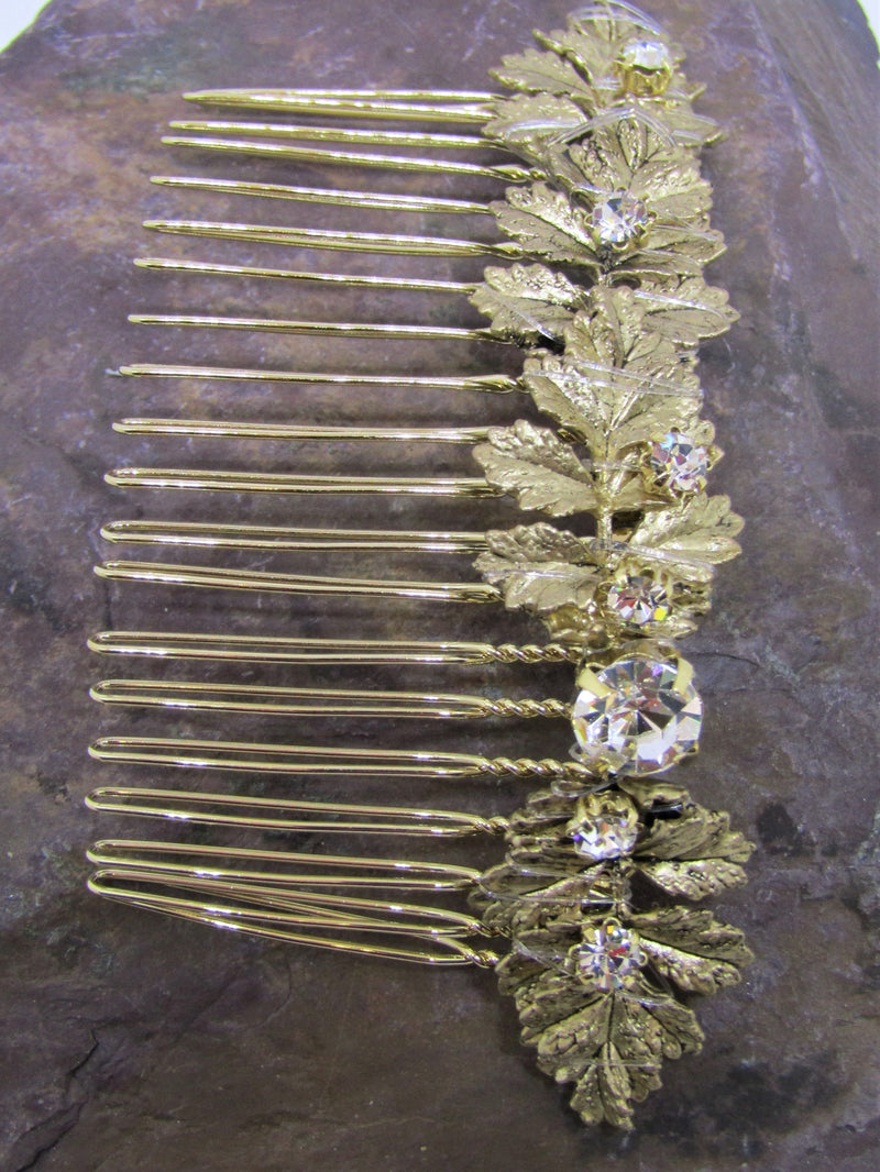 Hair comb by Jieun