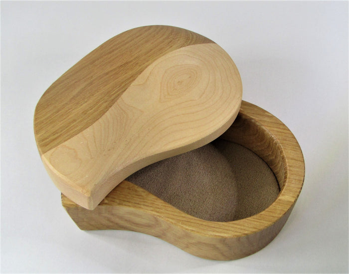 Wooden Swing Lid Box by Martin Stephenson