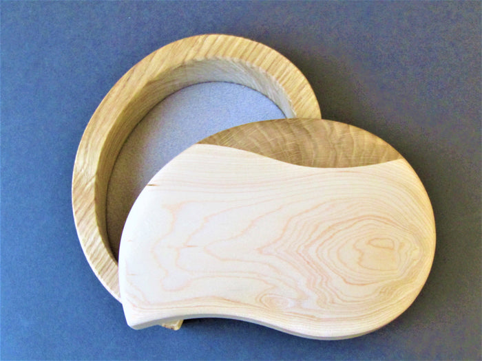 Wooden Swing Lid Box by Martin Stephenson
